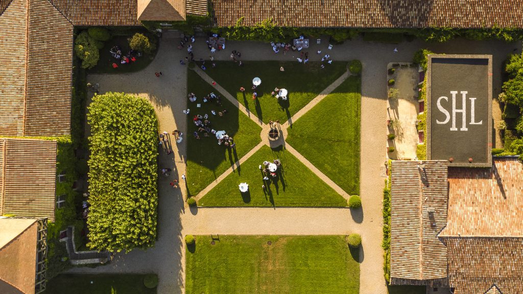 Mariage de C+A au Château Smith Haut Lafitte. Images réalisée par le photographe Patrick Chatelain dans un style photo-journalistique.