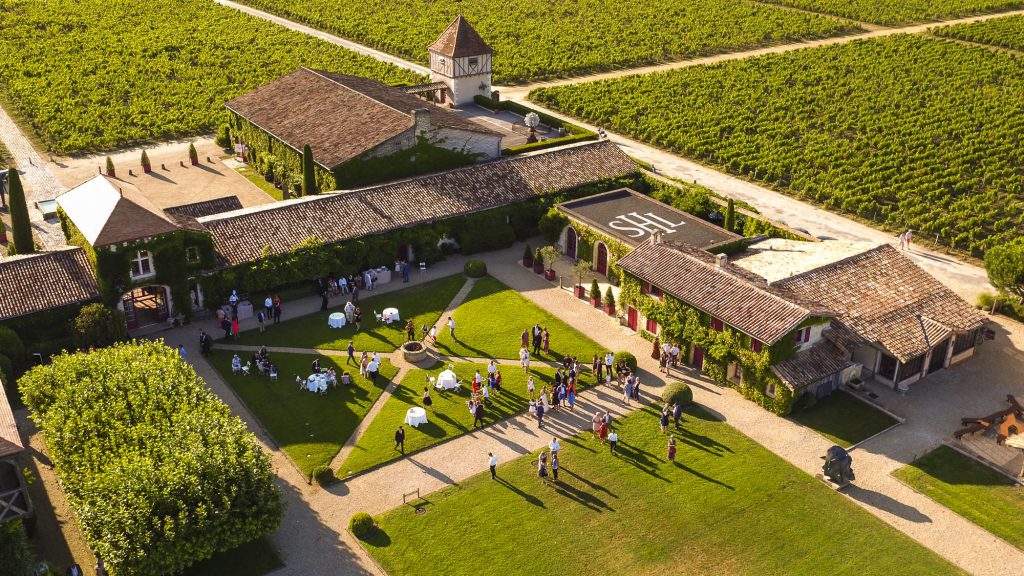 Mariage de C+A au Château Smith Haut Lafitte. Images réalisée par le photographe Patrick Chatelain dans un style photo-journalistique.
