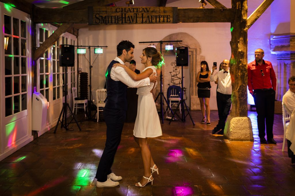 Mariage de C+A au Château Smith Haut Lafitte. Images réalisée par le photographe Patrick Chatelain dans un style photo-journalistique.
