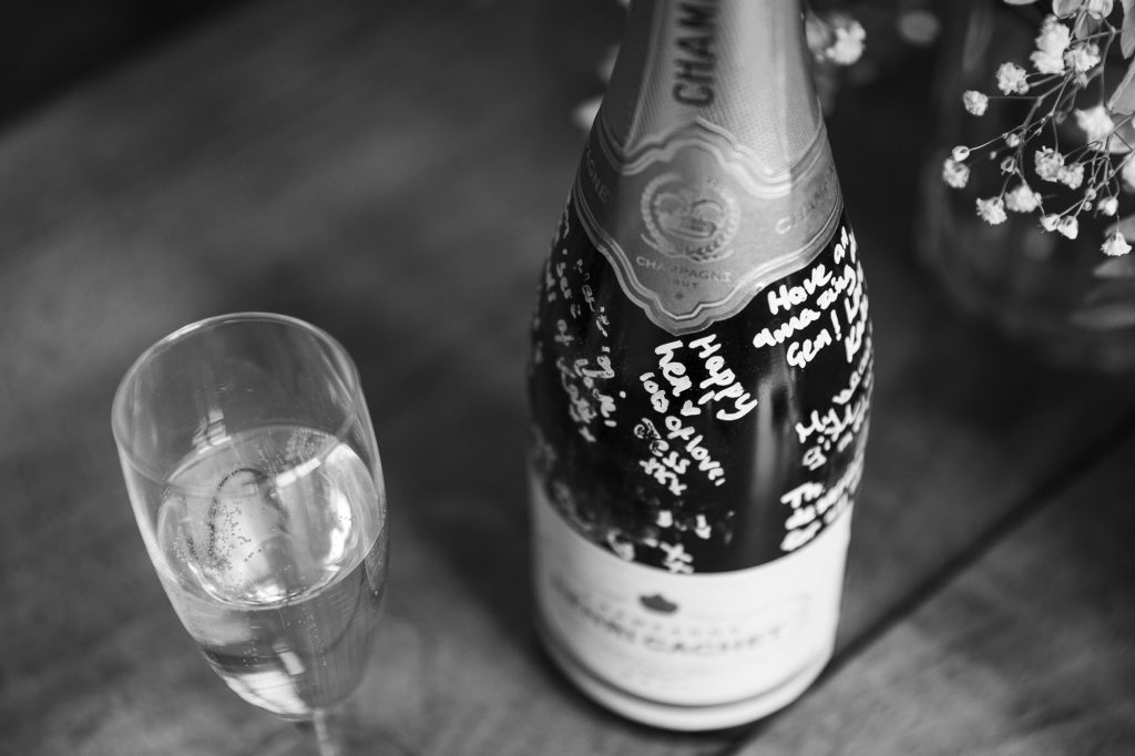 bride getting ready, wedding photographer bordeaux, wedding photographer, chateau sentout