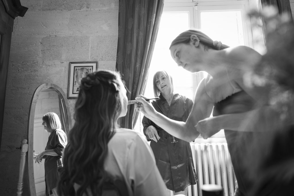 bride getting ready, wedding photographer bordeaux, wedding photographer, chateau sentout