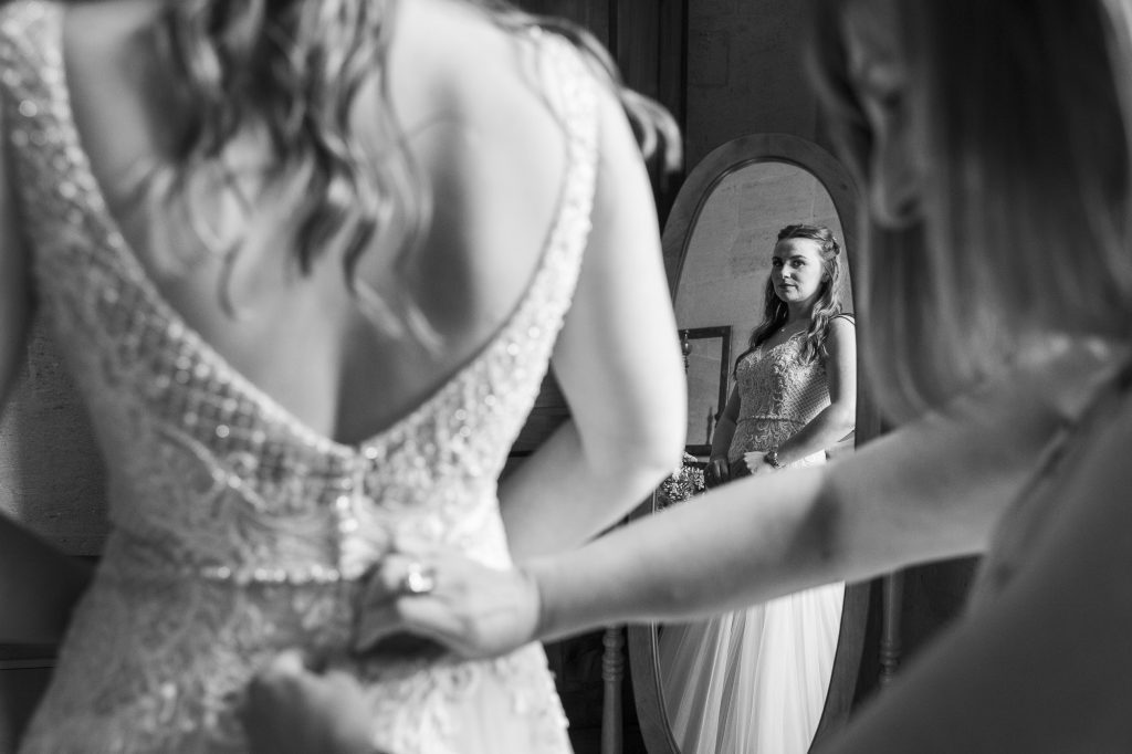 bride getting ready, wedding photographer bordeaux, wedding photographer, chateau sentout