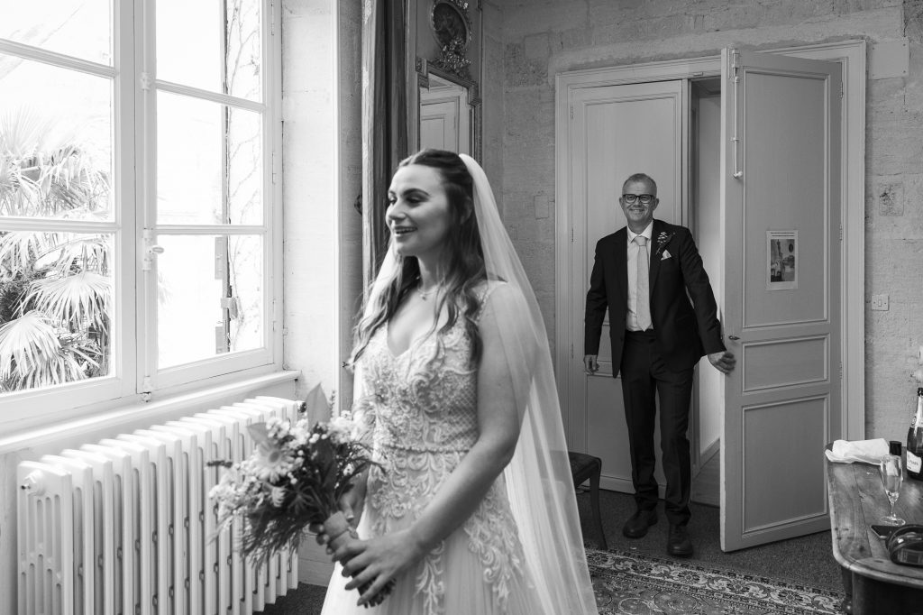 bride getting ready, wedding photographer bordeaux, wedding photographer, chateau sentout