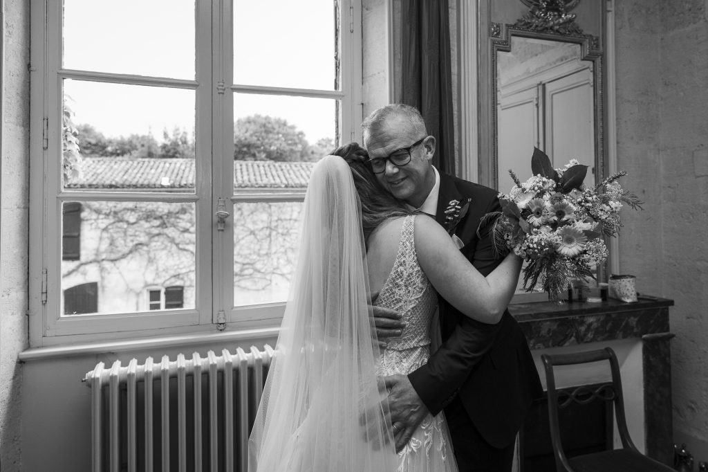 bride getting ready, wedding photographer bordeaux, wedding photographer, chateau sentout