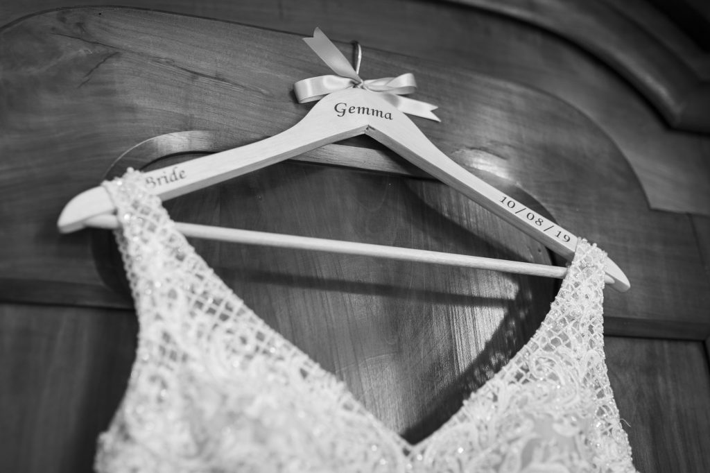 bride getting ready, wedding photographer bordeaux, wedding photographer, chateau sentout