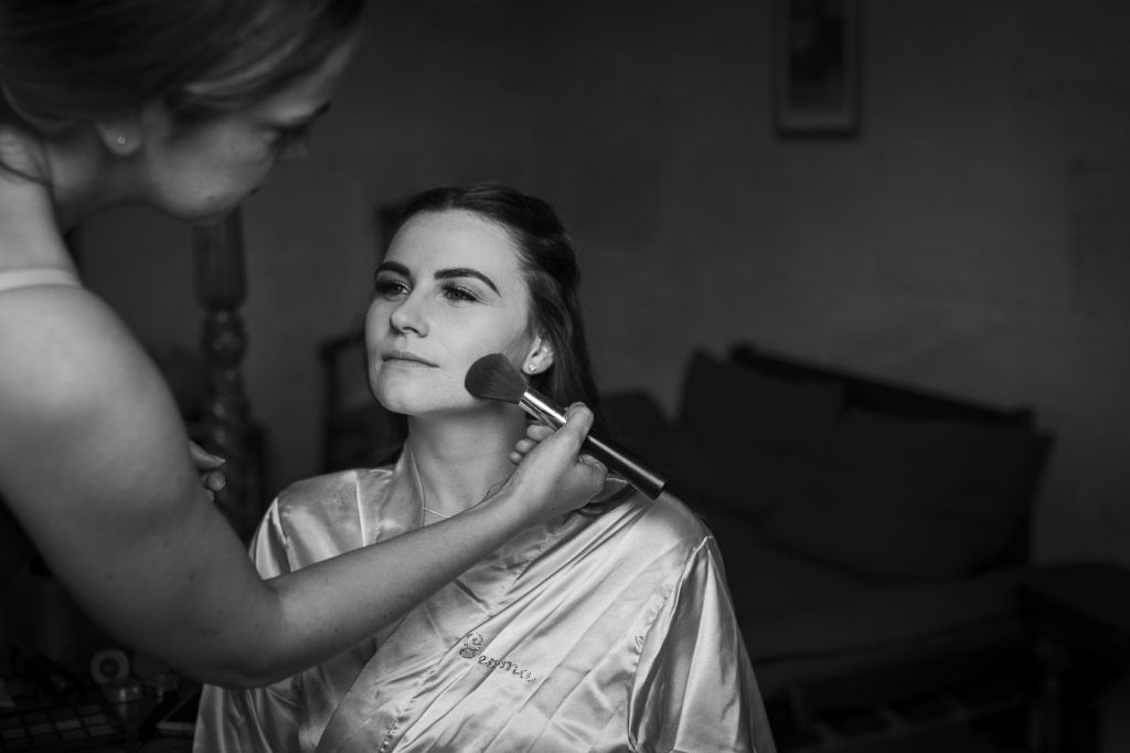 bride getting ready, wedding photographer bordeaux, wedding photographer, chateau sentout