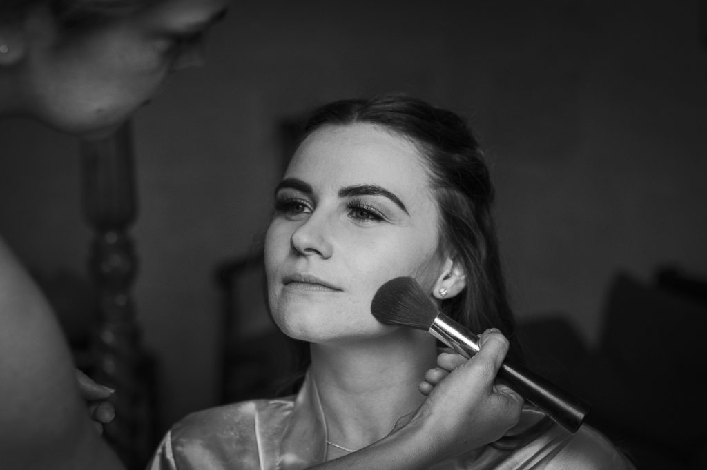 bride getting ready, wedding photographer bordeaux, wedding photographer, chateau sentout